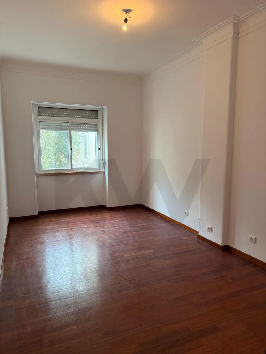 Apartamento T3 para Arrendamento em Campo de Ourique Foto 17