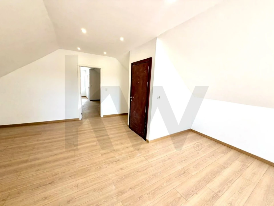 Apartamento T3 para Venda em Santa Maria do Castelo e Santiago e Santa Susana Foto 24