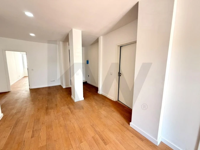 Apartamento T3 para Venda em Santa Maria do Castelo e Santiago e Santa Susana Foto 12