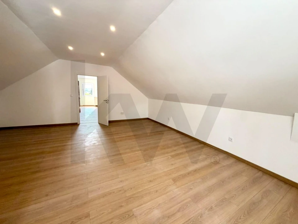 Apartamento T3 para Venda em Santa Maria do Castelo e Santiago e Santa Susana Foto 32