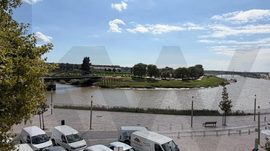 Apartamento T3 para Venda em Santa Maria do Castelo e Santiago e Santa Susana