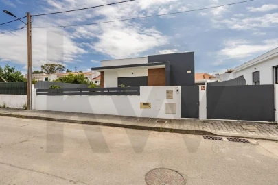 Moradia T3 para Venda em Fernao Ferro