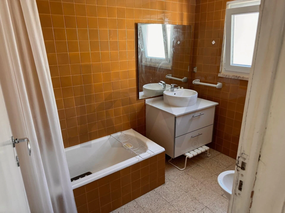 Apartamento T2 para Arrendamento em Areeiro Foto 20