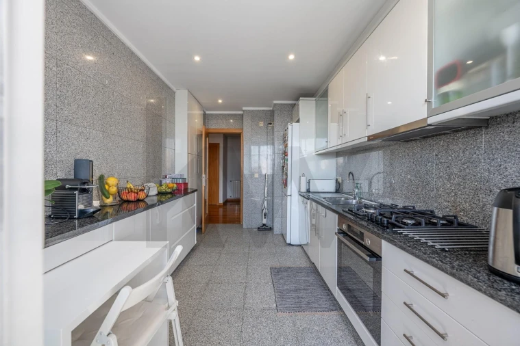 Apartamento T2 para Venda em Ramalde Foto 3