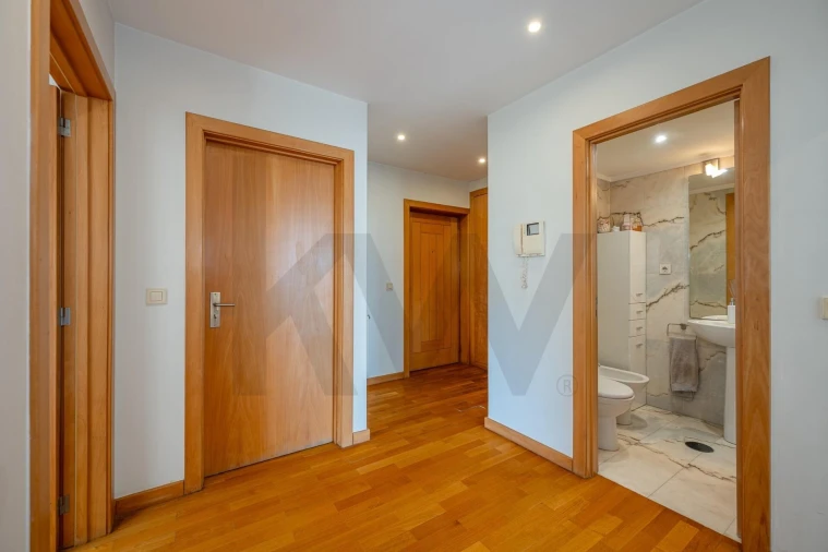 Apartamento T2 para Venda em Ramalde Foto 17
