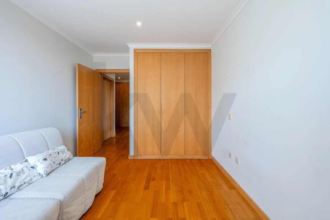 Apartamento T2 para Venda em Ramalde Foto 11