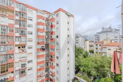 Apartamento T1 para Venda em Alfragide