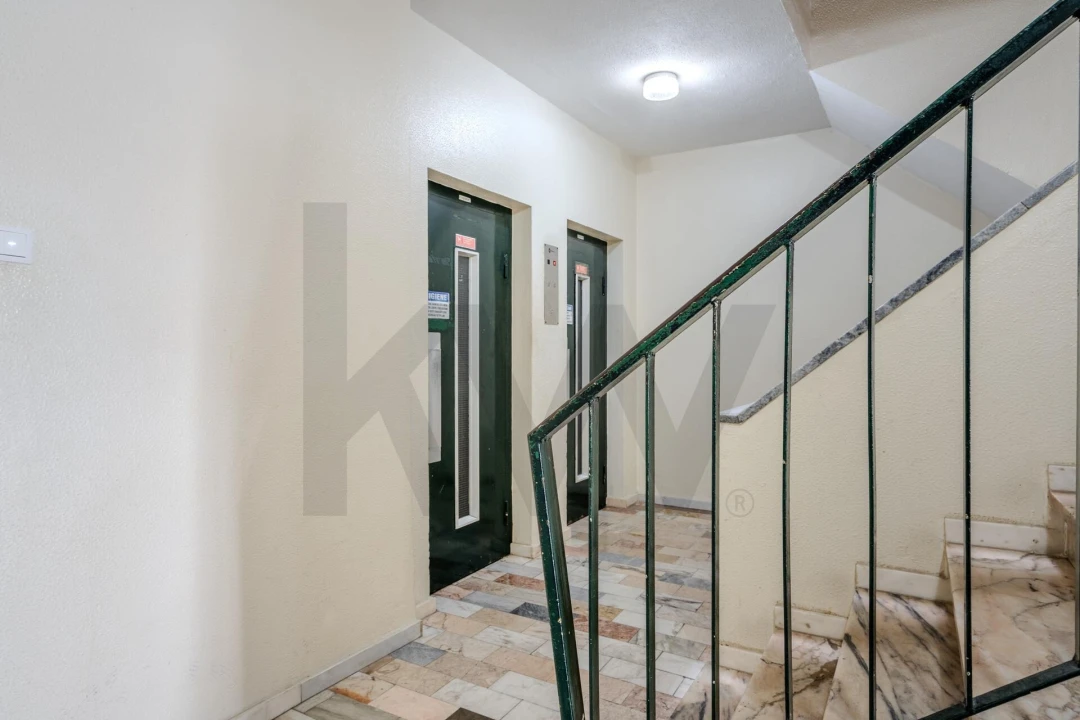 Apartamento T1 para Venda em Alfragide Foto 35