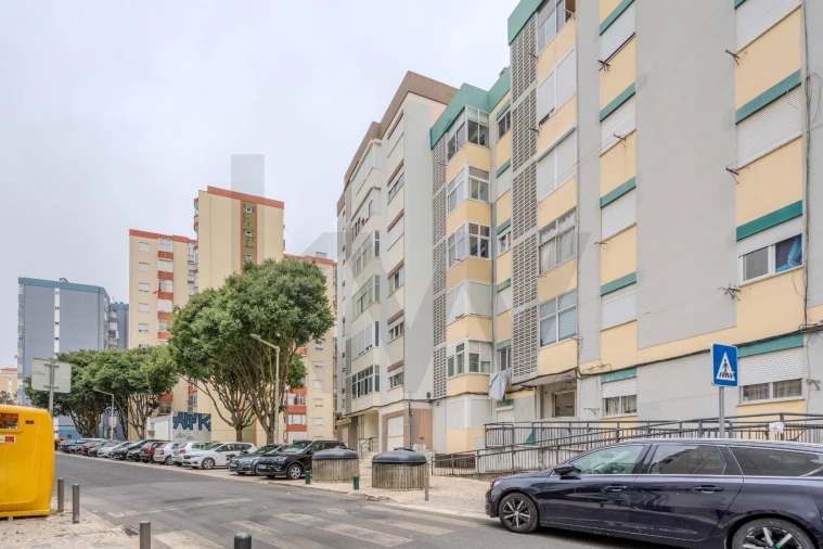 Apartamento T1 para Venda em Alfragide Foto 40