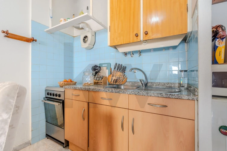 Apartamento T1 para Venda em Alfragide Foto 12