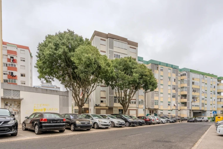 Apartamento T1 para Venda em Alfragide Foto 37