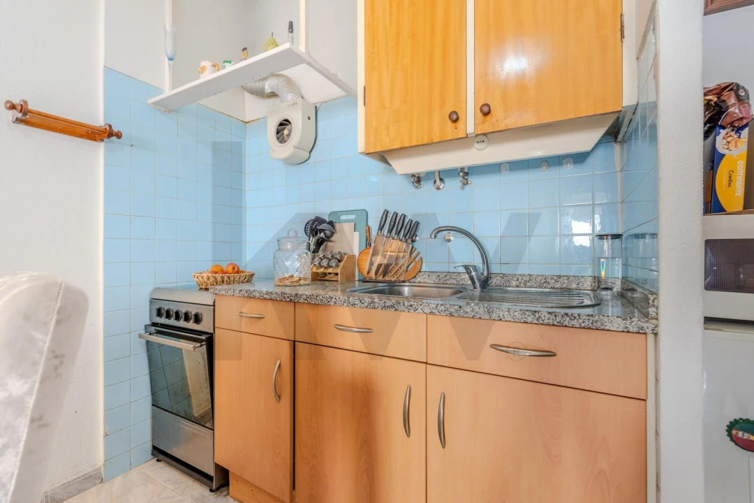 Apartamento T1 para Venda em Alfragide Foto 12