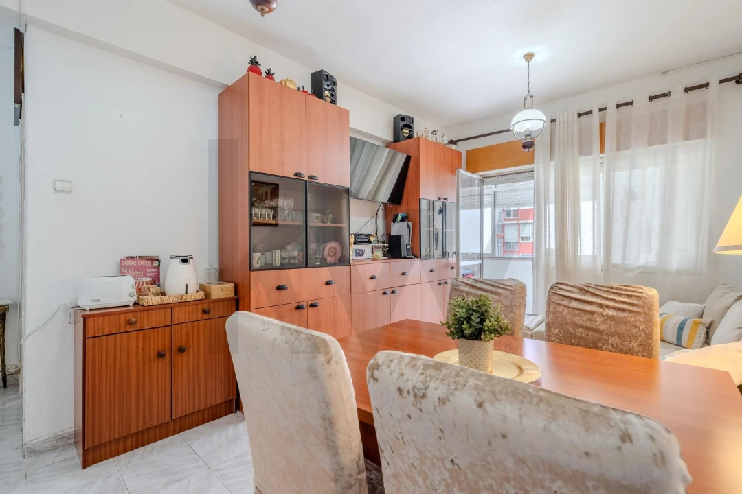Apartamento T1 para Venda em Alfragide Foto 9