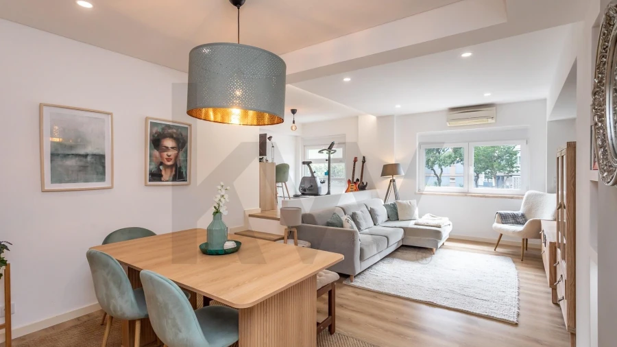 Apartamento T2 para Venda em Carnaxide e Queijas