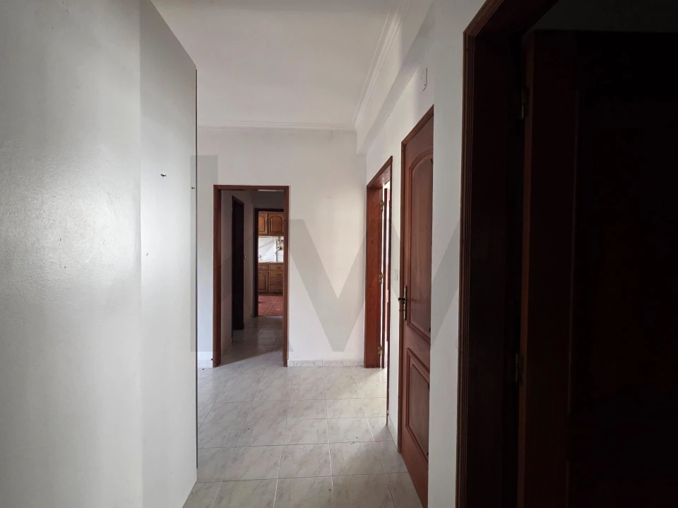 Moradia T2 para Venda em Pontinha e Famões Foto 11