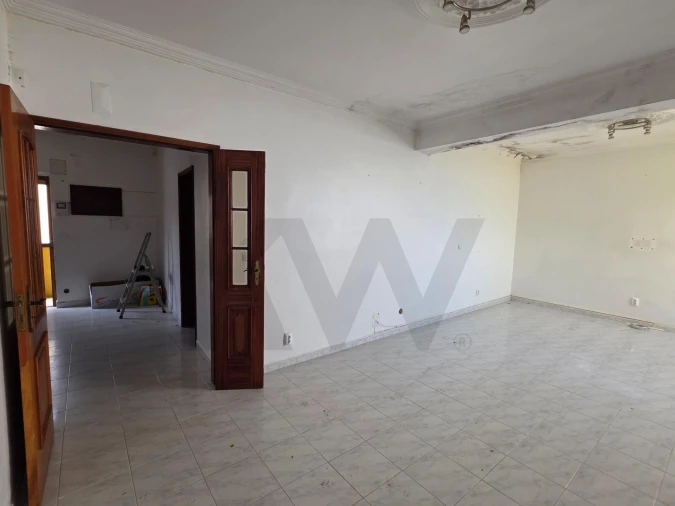 Moradia T2 para Venda em Pontinha e Famões Foto 10