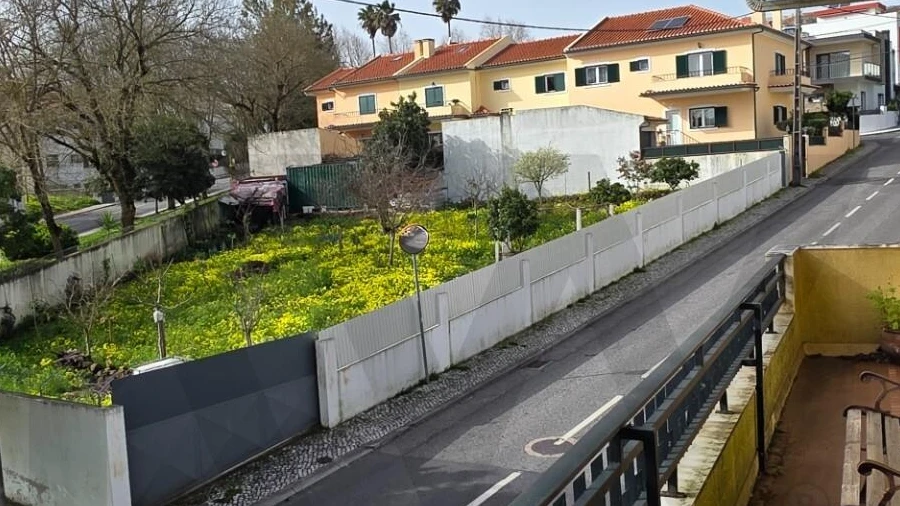 Moradia T2 para Venda em Pontinha e Famões
