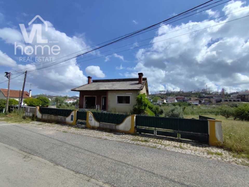 Moradia T3 para Venda em Colmeias e Memória Foto 4