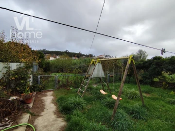 Moradia T3 para Venda em Colmeias e Memória