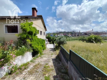 Moradia T3 para Venda em Colmeias e Memória