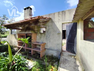 Moradia T3 para Venda em Colmeias e Memória