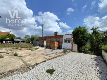 Moradia T3 para Venda em Colmeias e Memória
