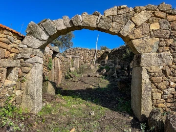 Terreno Misto para Venda em Monsanto e Idanha-A-Velha