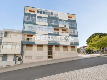 Apartamento T2 para Venda em Laranjeiro e Feijó