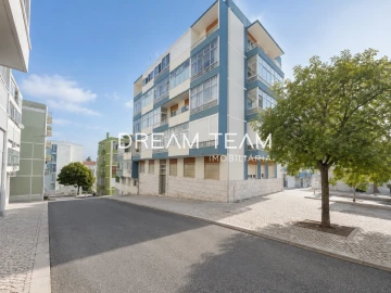Apartamento T2 para Venda em Laranjeiro e Feijó