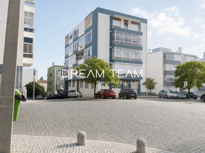 Apartamento T2 para Venda em Laranjeiro e Feijó Foto 3