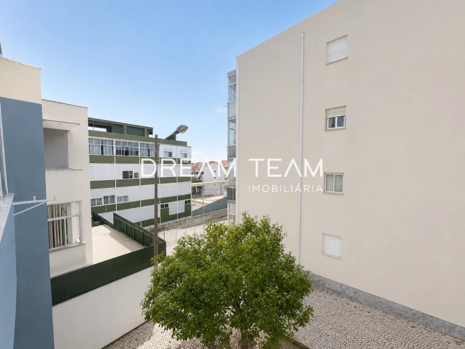 Apartamento T2 para Venda em Laranjeiro e Feijó Foto 6