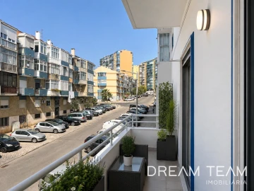 Apartamento T2 para Venda em Laranjeiro e Feijó