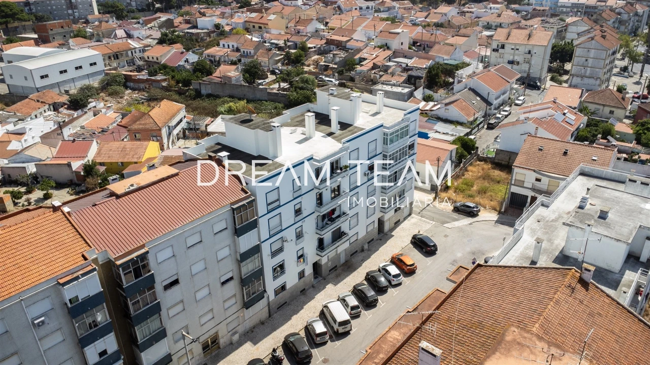 Apartamento T2 para Venda em Laranjeiro e Feijó Foto 24