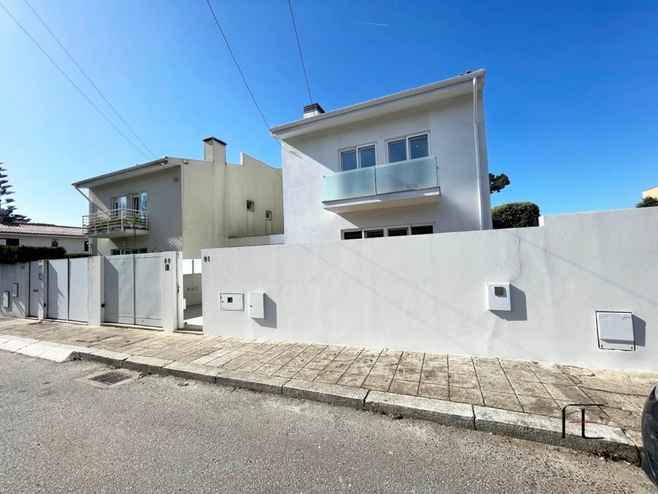Moradia T4 para Venda em Perafita, Lavra e Santa Cruz do Bispo Foto 1