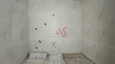 Apartamento T1 para Venda em Meixomil
