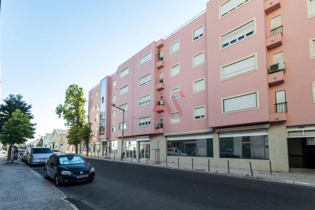 Apartamento T3 para Venda em Marvila Foto 2