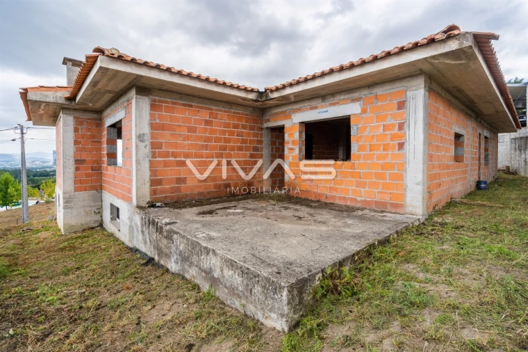 Moradia T4 para Venda em Vila Verde e Barbudo Foto 20
