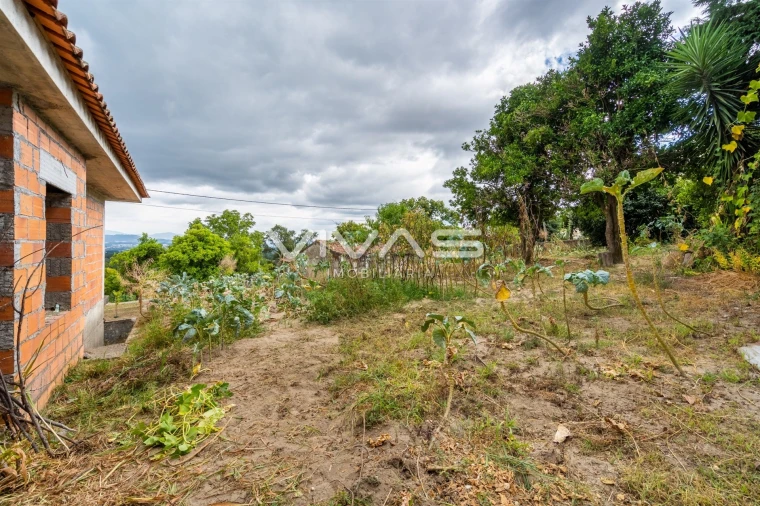 Moradia T4 para Venda em Vila Verde e Barbudo Foto 34