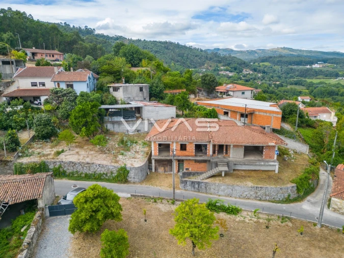 Moradia T4 para Venda em Vila Verde e Barbudo Foto 5