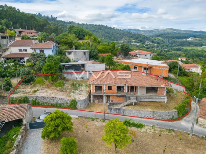 Moradia T4 para Venda em Vila Verde e Barbudo Foto 40