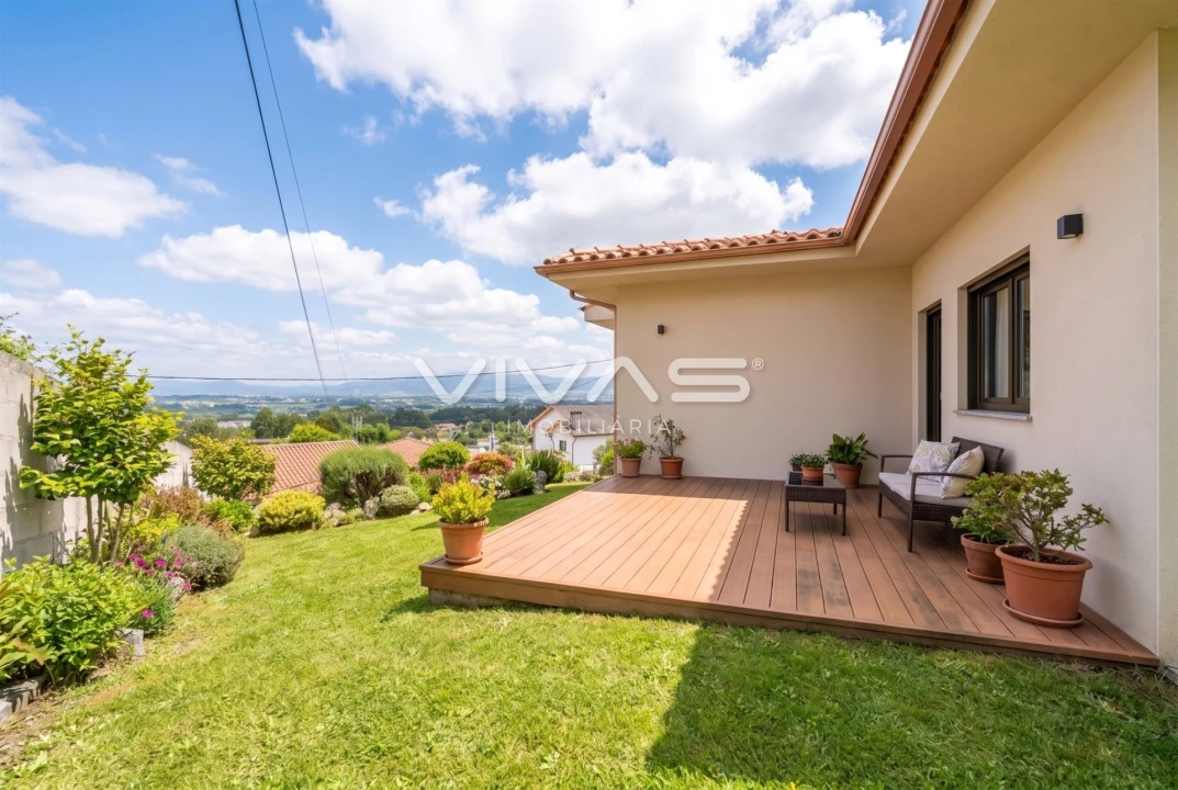 Moradia T4 para Venda em Vila Verde e Barbudo Foto 8