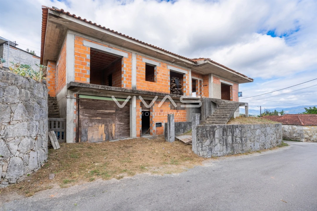 Moradia T4 para Venda em Vila Verde e Barbudo Foto 35