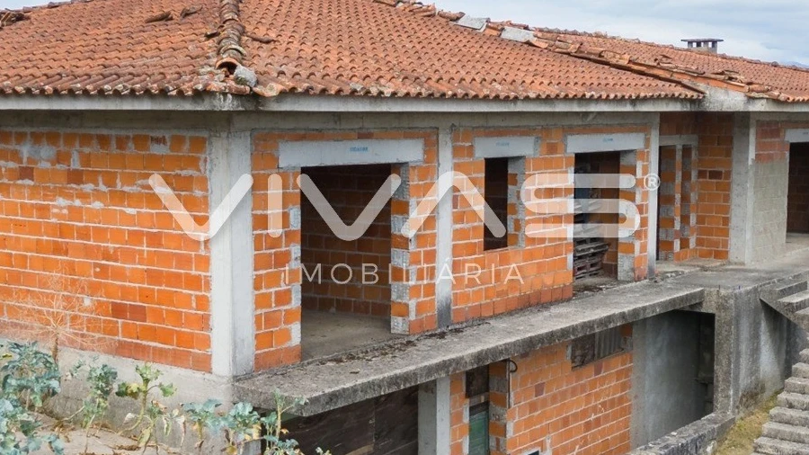 Moradia T4 para Venda em Vila Verde e Barbudo