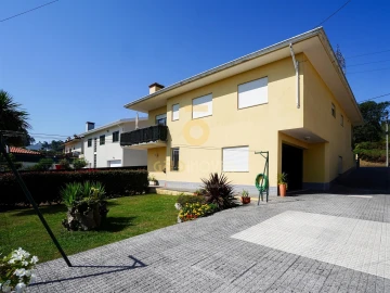 Moradia T3 para Venda em Caldas de São Jorge e Pigeiros