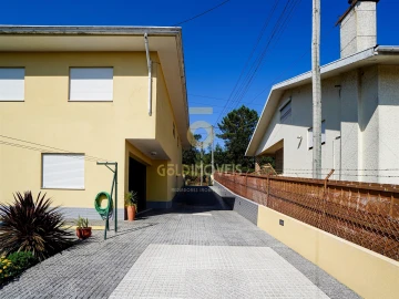 Moradia T3 para Venda em Caldas de São Jorge e Pigeiros