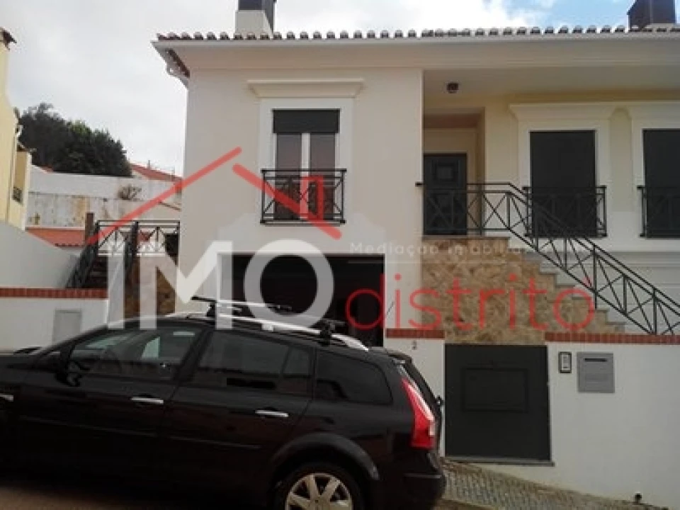 Moradia T0 para Venda em Urra Foto 1
