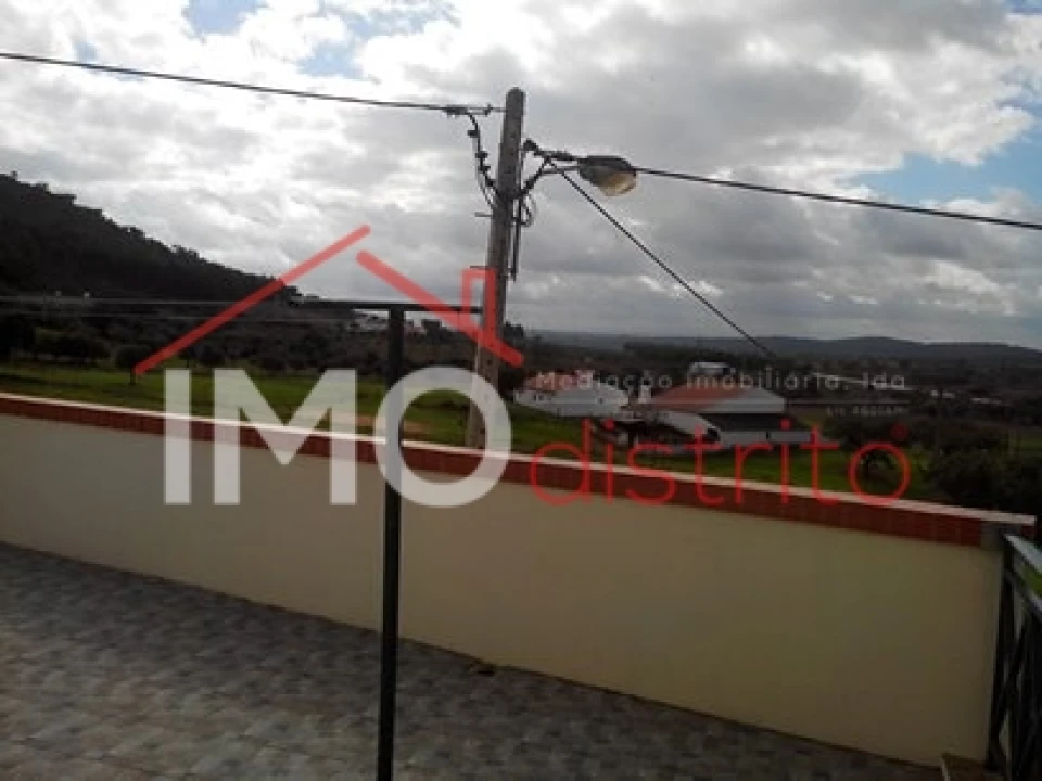 Moradia T0 para Venda em Urra Foto 3