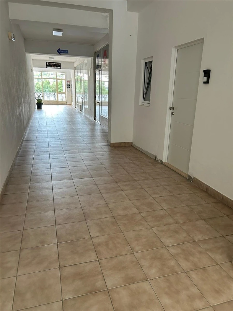 Apartamento T1 para Venda em Alpendorada, Várzea e Torrão Foto 4