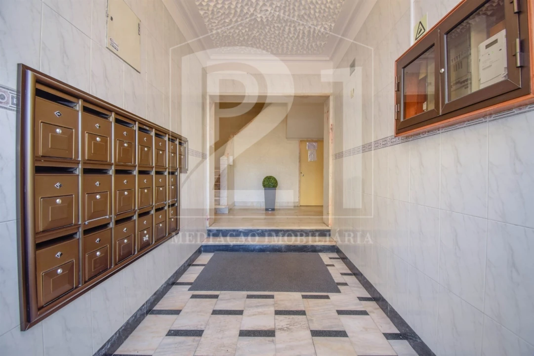Apartamento T2 para Venda em Cacém e São Marcos Foto 3