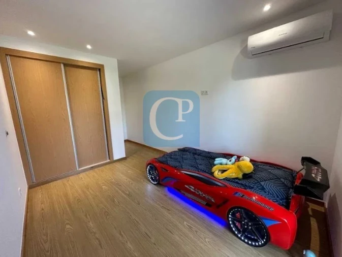 Apartamento T4 para Arrendamento em Moreira Foto 7